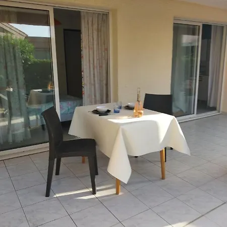 T4 Avec Terrasse Et Parking 50 M De La -v0744 Lejlighed Vias